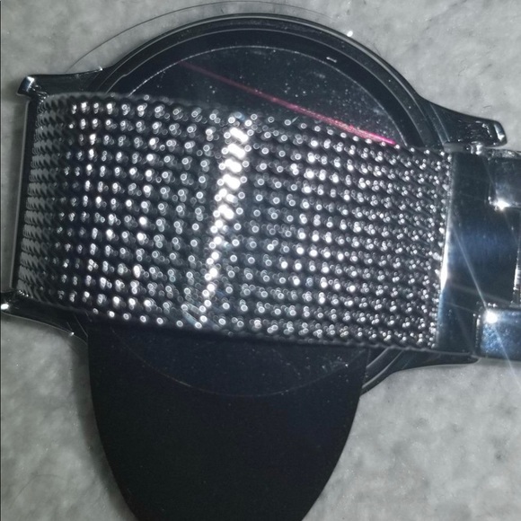 NWT GUESS Women's Quartz Stainless-Steel Strap, Silver, Casual Watch, NEW IN BOX - Picture 3 of 5